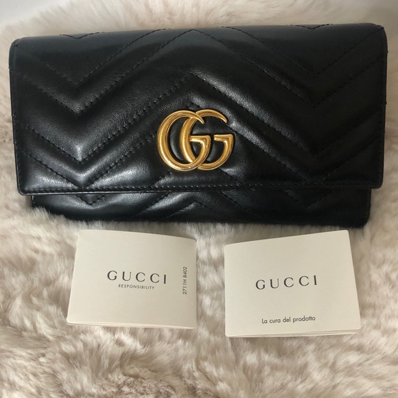 Gucci Handbags - Gucci GG Marmont wallet